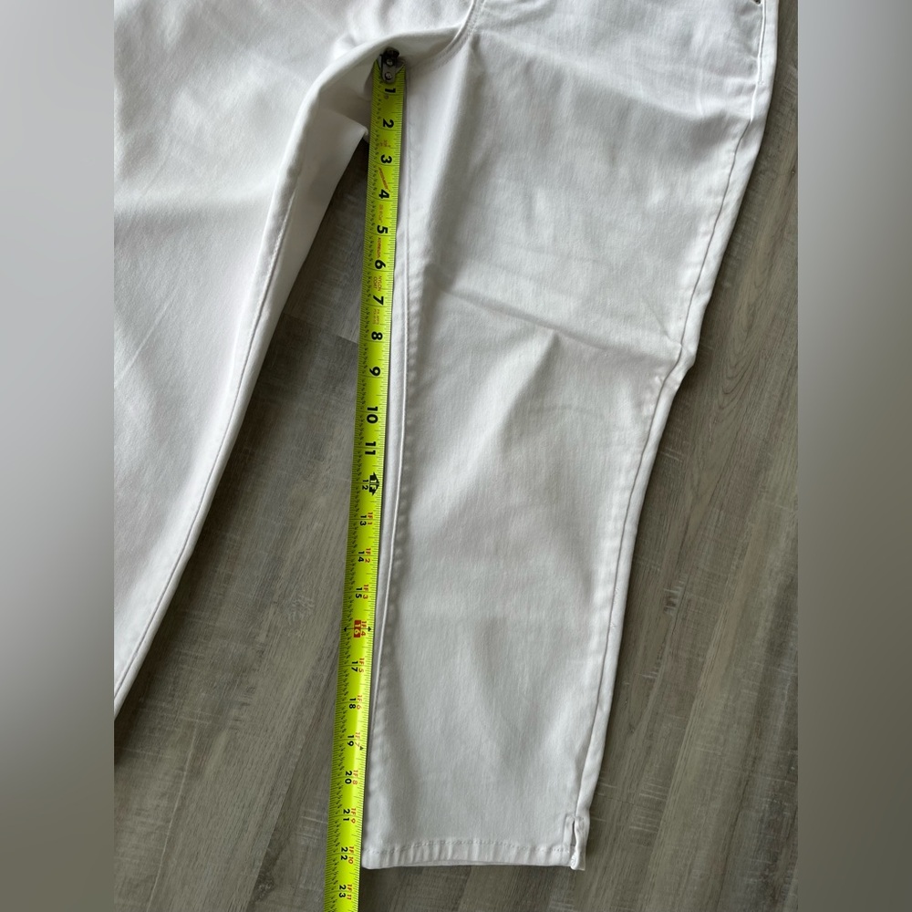 WESTPORT by DRESSBARN Classic Fit White Stretch Jean Capris Size 14 - Picture 3 of 11